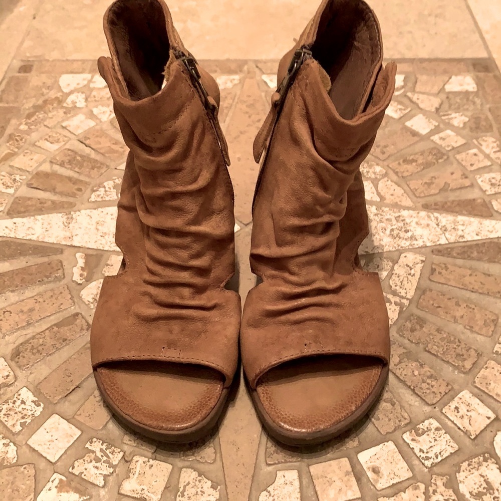 💛Miz Mooz💛Leather Open Toe Wedges